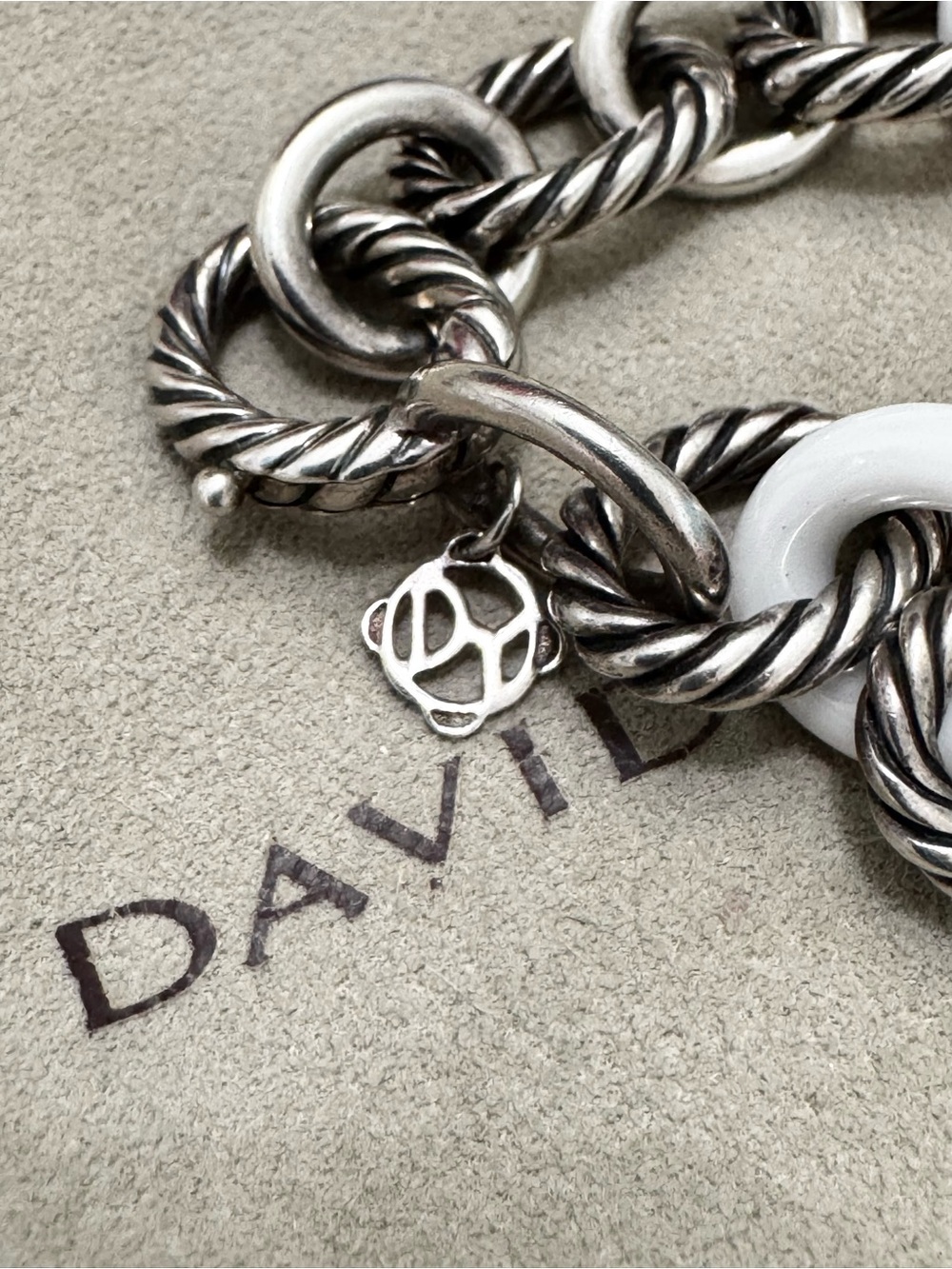 David Yurman Sterling Silver Oval Link Bracelet with White Ceramic Links - Picture 10 of 11